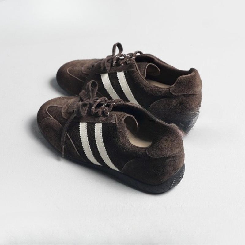 New Flat Casual Sports Board Shoes for Women with A Niche Height-increasing Style