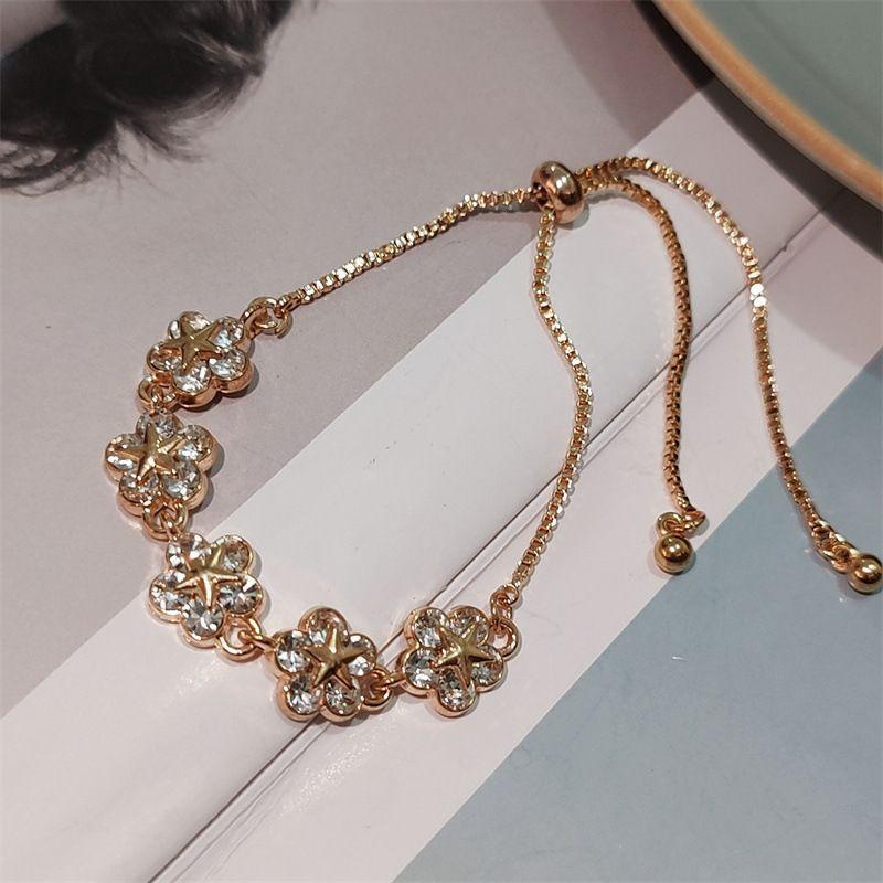 Fashion Bracelet Simple Zircon Flower Bracelet Minority Design Sweet Flower Alloy Jewelry.