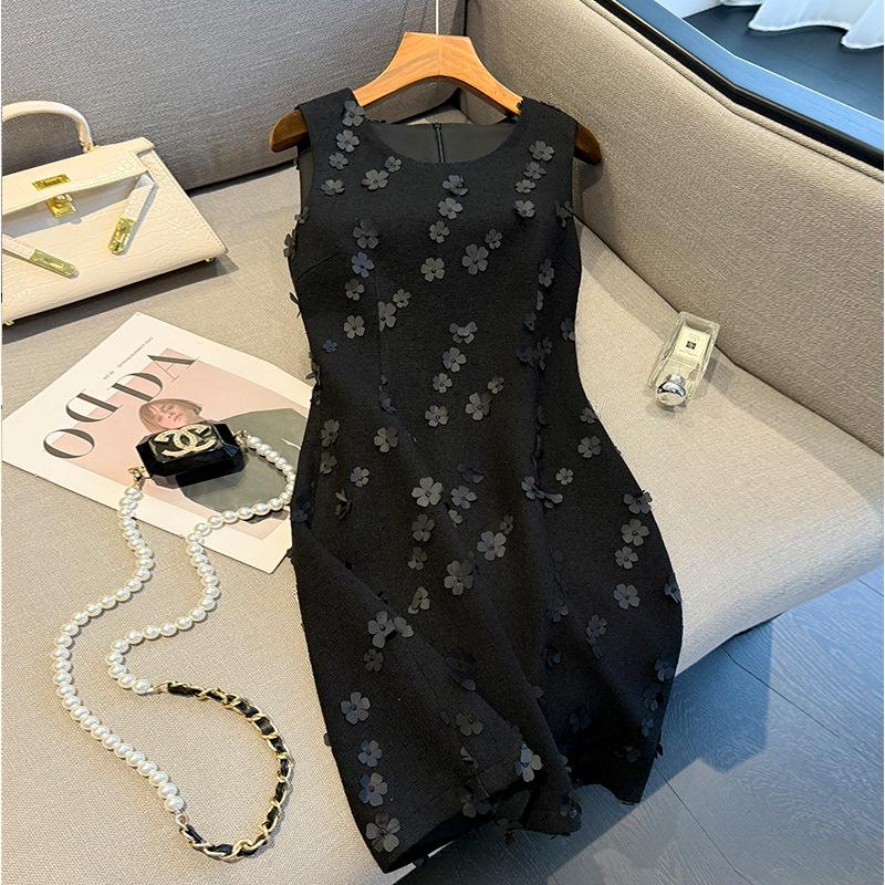 Autumn Black Socialite Style Two-Piece Petal Dress: Chic & Fashionable High-End Short Set