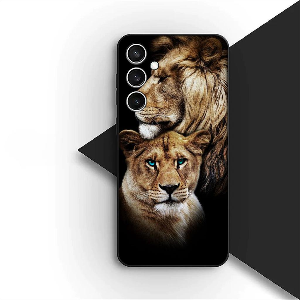 Casing for Motorola Moto G55 G45 G75 G85 G35 Edge 50 30 Fusion 40 NEO Ultra Pro Phone Cover Soft Case Lion Stalking Wolf Art