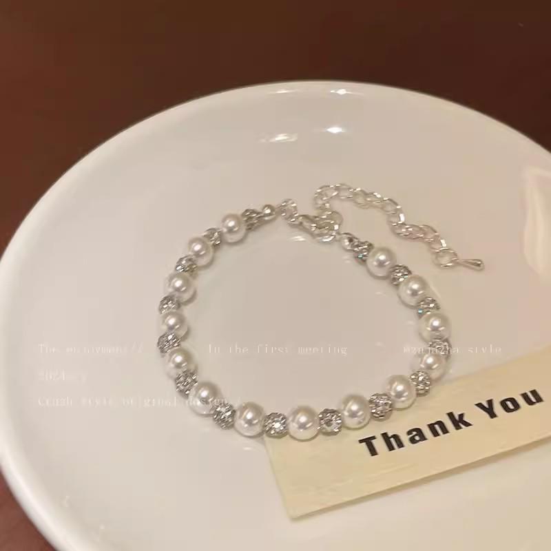 Korean-Style Versatile Pearl Bracelet for Women: Light Luxury, Exquisite, High-End Feel, Popular Beaded Bangle, Elegant Hand Jewelry.