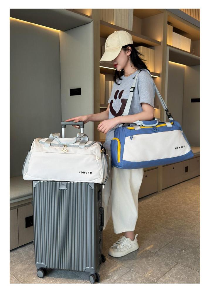 Stylish Color Block Multifunctional Yoga Sports Bag with Wet/Dry Separation, Water-Repellent Fabric, Shoe Compartment, and Handheld Design.