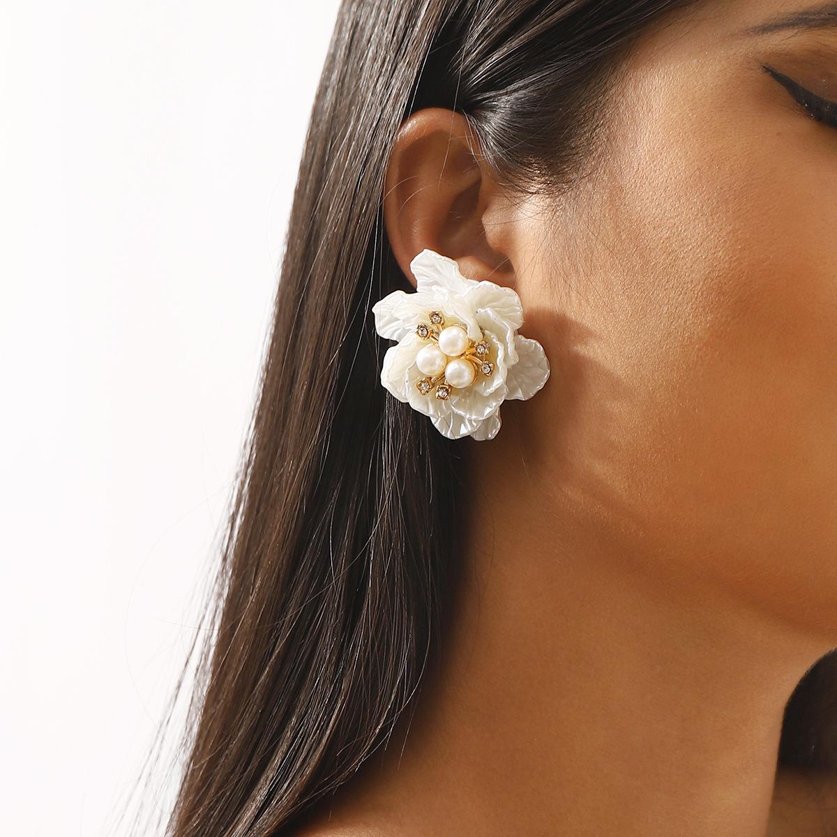 

Elegant Camellia Flower Necklace Choker Imitation Pearl Collar Neck Chain Fashion Clavicle Chain Necklace Jewelry Accessories