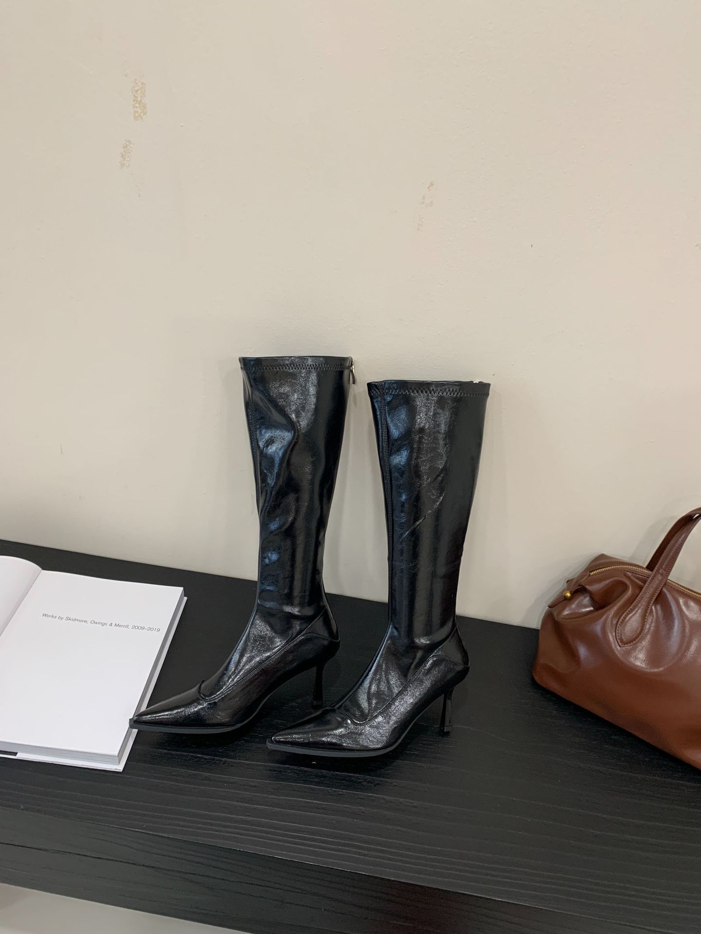 2025 autumn and winter new pointed head thin heel high heel temperament thin French fashion sexy beautiful boots 35