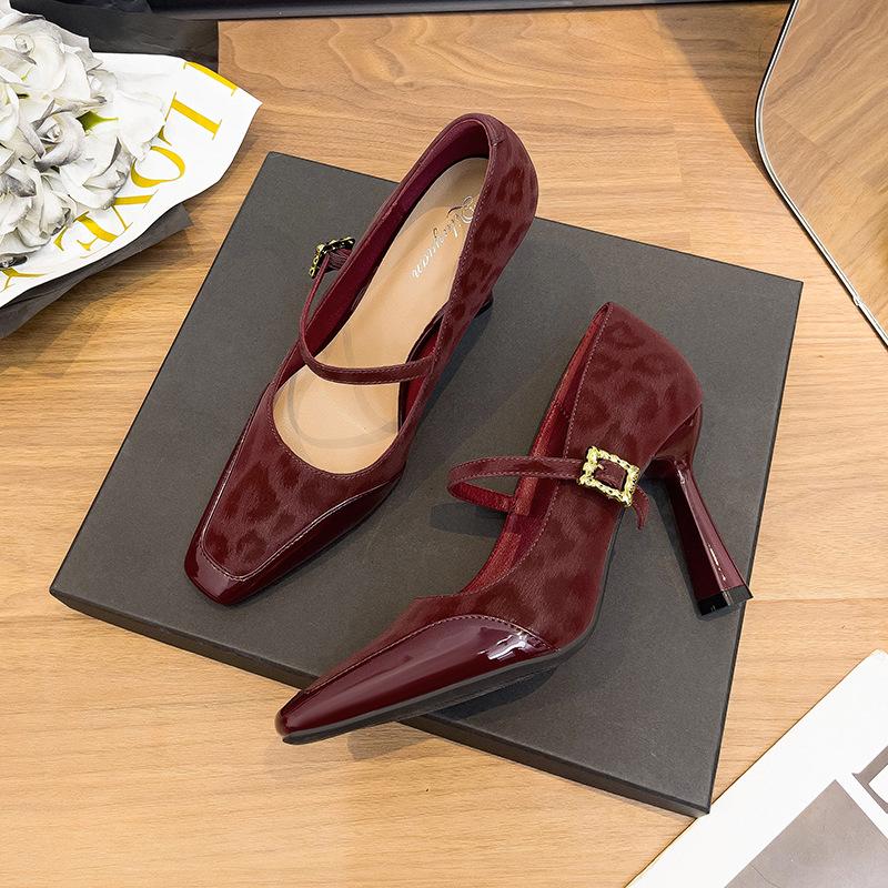 

Туфли на высоком каблуке-шпильке 9 см с сексуальным леопардовым принтом, сшитые вместе с туфлями Мэри Джейн, новинка 2025 года, туфли на высоком каблуке с квадратной головкой 34 бордовый