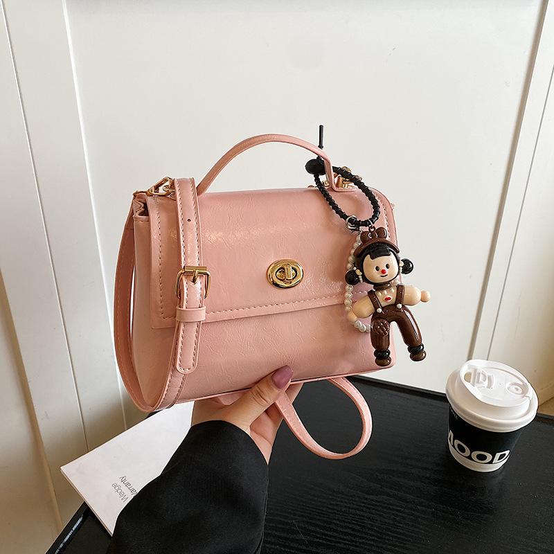 High-end fashion small square bag 2025 summer new trend versatile shoulder bag Korean version simple casual armpit bag