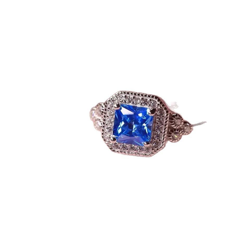 Gorgeous Women Finger Rings Graceful Female Party Accessories Full Bling Iced Out Unique Blue Color Cubic Zirconia Ring
