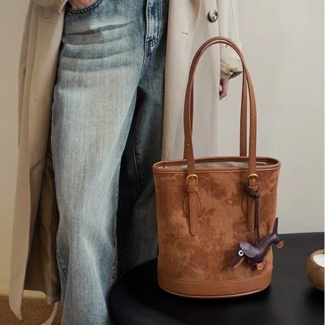 

Новый модный тренд Универсальная ретро вельветовая сумка-тоут для женщин Большая вместимость Сумка через плечо Сумка-ведро светло-коричневого