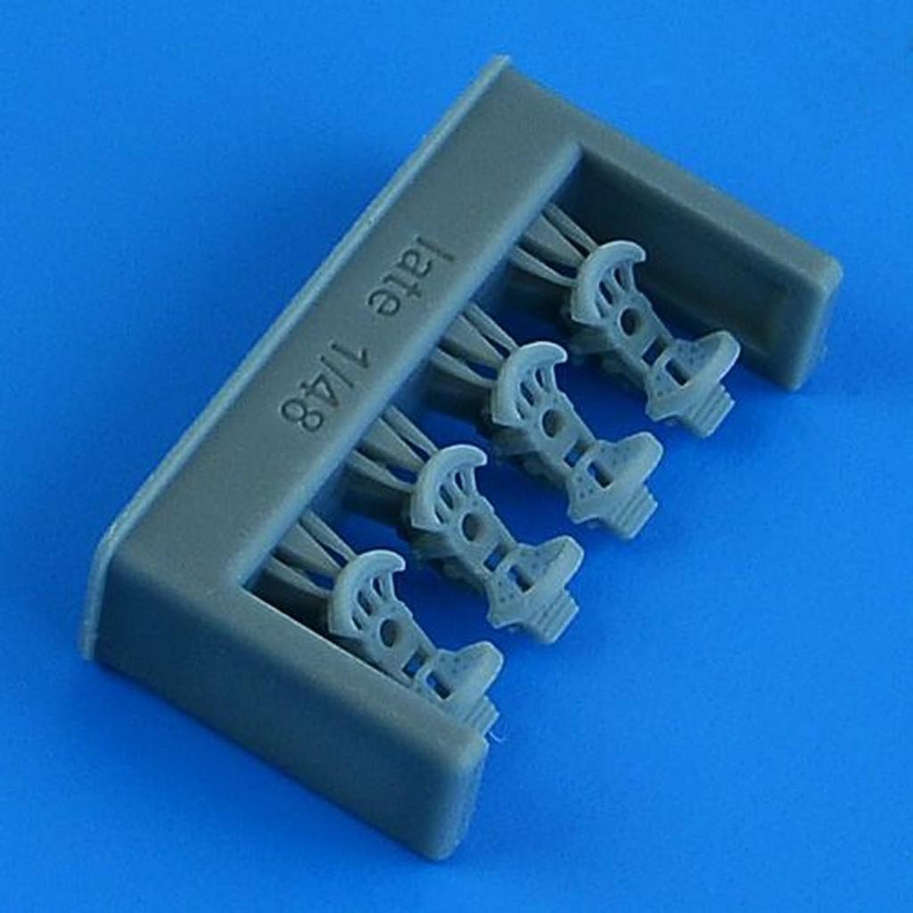 Quick Boost WW2 German Aircraft Rudder Pedal Late Model Set of 2 Plastic Model Parts QIC49156 1/48 (Airplane)