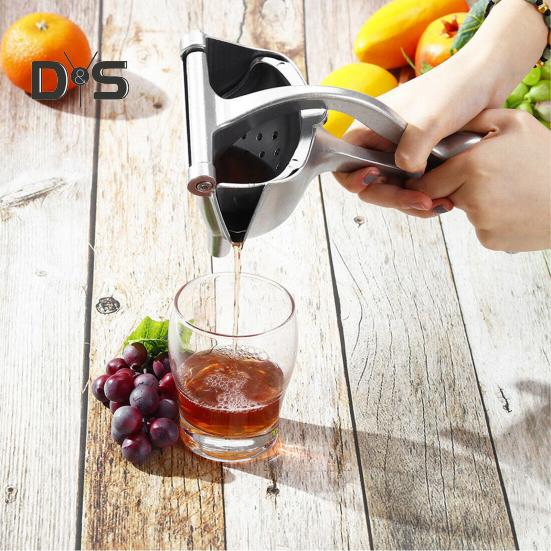 Manual Juicer for Citrus Fruits Handheld Lime Squeezer Heavy Duty Metal Juicer Extractor Tool for Cocktails And Drinks