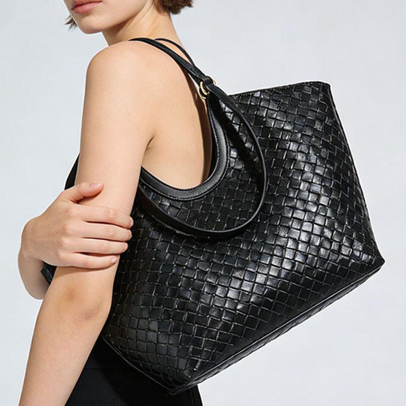 Tote Bag, New Woven Pattern Bag, High-end Retro Fashion Women's Bag, Large Capacity Commuting Shoulder Bag