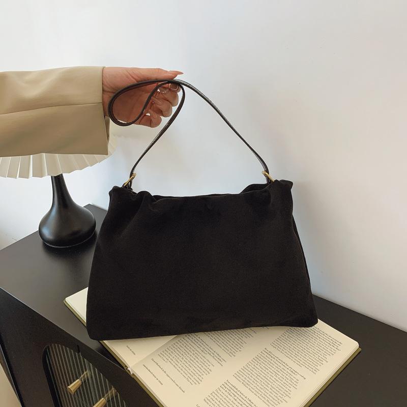 Suede cloud bag women's new autumn and winter high-end texture niche retro pleated shoulder messenger bag