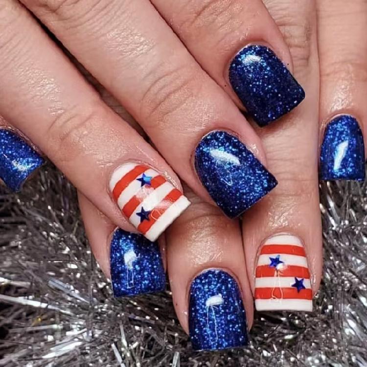 Square False Nail French Tip Press on Nail Full Cover Fake Nail Independence Day Glues on Nail Patriotic False Nail