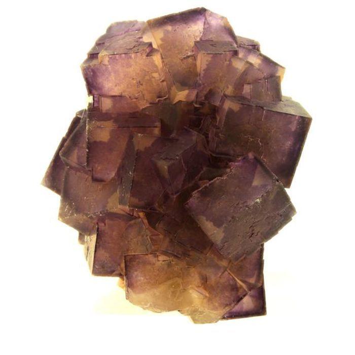 Pierres et Minéraux. Fluorite. 312.5 ct. Arbouet, Pyrénées-Atlantiques, France..