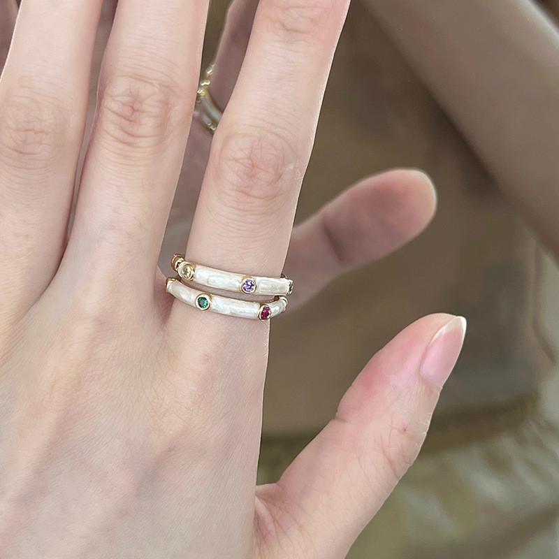 Lightweight Floral Elegant Ring For Women With Sparkling Rainbow And Pink Diamonds Perfect For Fashion And Casual Outfits