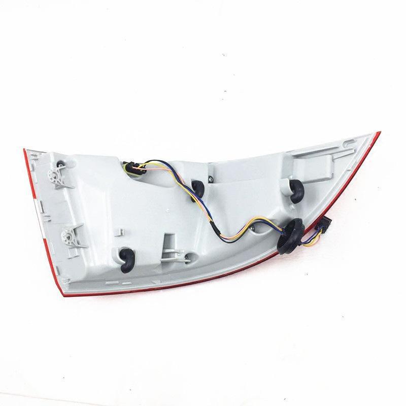 

Skoda Superb Rear Tail Light Assembly for 2013-2015 Models Premium Flat Light, Driver s Left