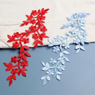 DIY 10,5*26cm Stoffflicken Aufbügelflicken Lange Dekorative Blumen Stickerei Kleberückseite Rankenblätter Cheongsam Tasche Flicken