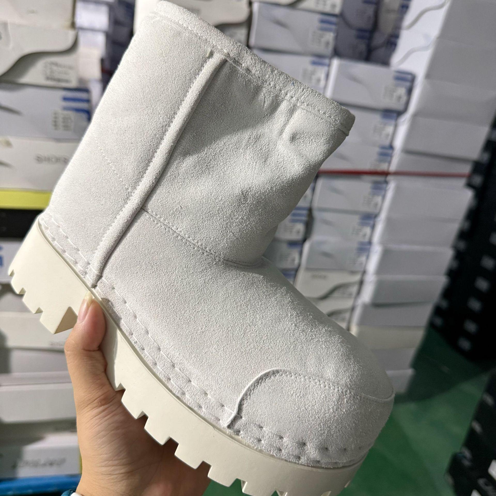 

2024 осень и зима новые уродливые большие зимние ботинки хлебные ботинки пара теплых утолщенных увеличивающих высоту ботинок нескользящие средние ботинки Female 39