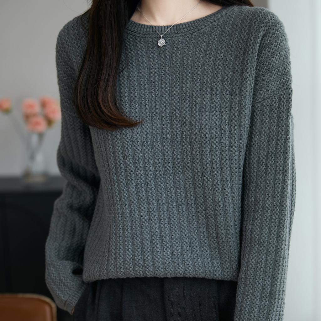 Jacquard Solid Color Thickened Base Layer, A New Round Neck and Versatile Knitted Sweater for Women In Autumn and Winter