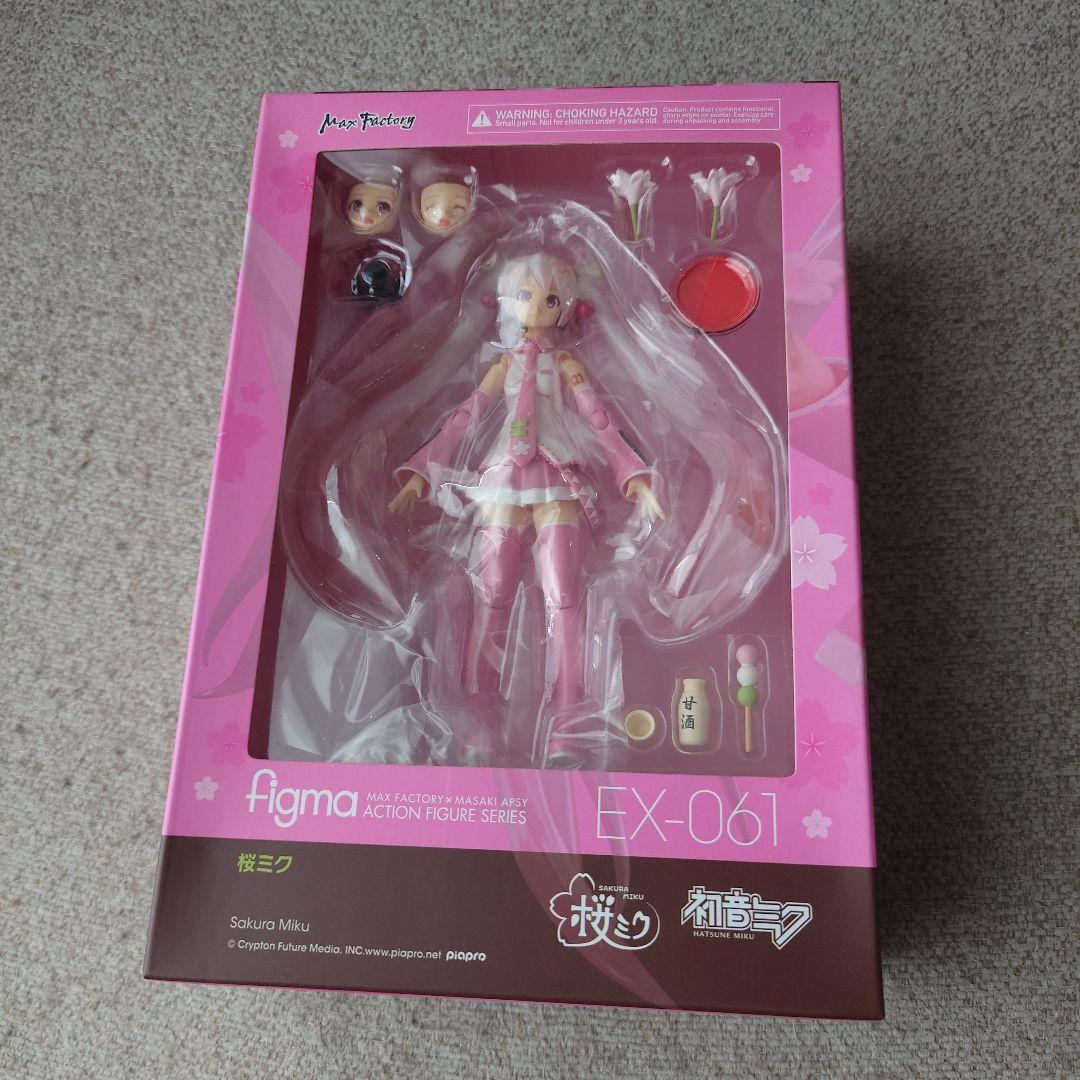 

[USED] figma Hatsune Miku Sakura Miku figure shipping included