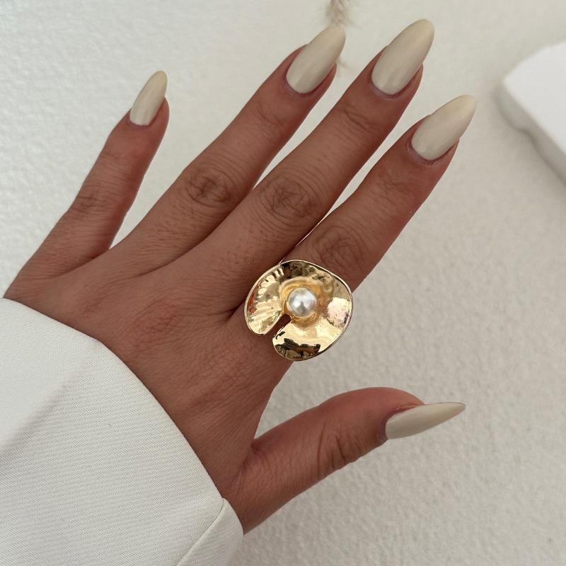 Metal Ring Set Irregular Jewelry Women's Niche Style High-end Flower Joint Ring