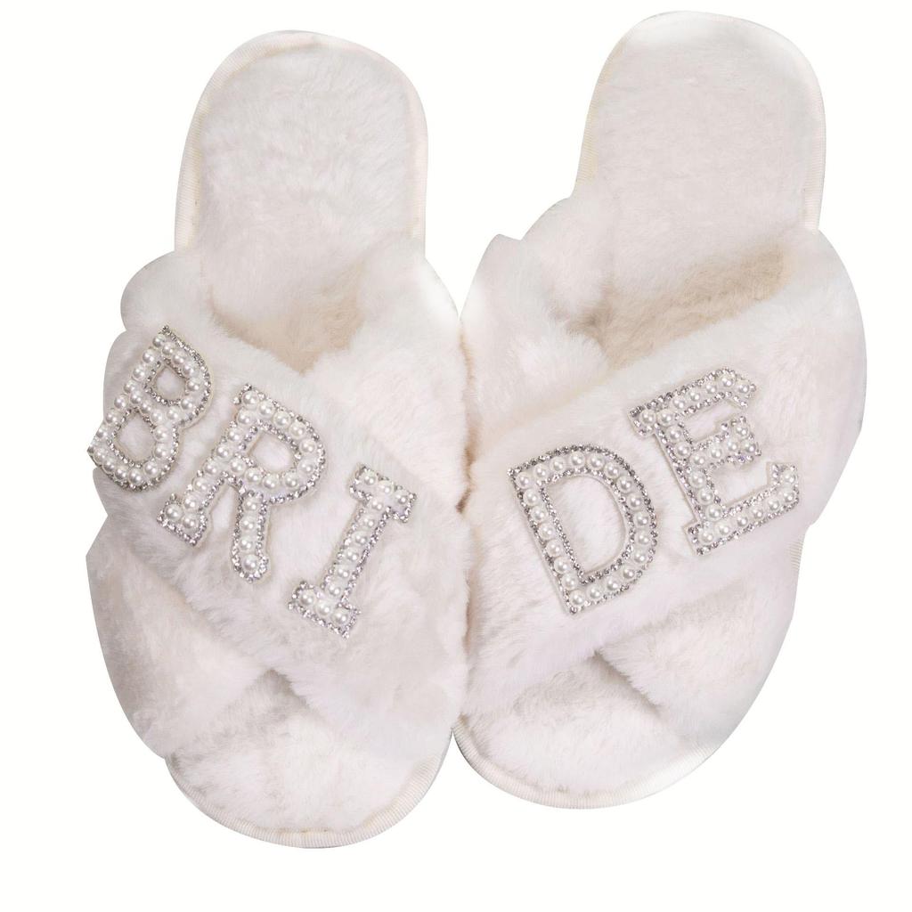 Pantoufles en peluche à brides croisées avec lettres en perles - Cadeau de mariage et d'enterrement de vie de jeune fille