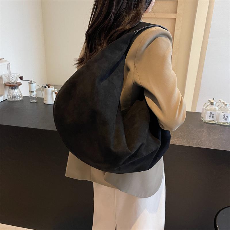 Women Half Moon Bags Large Capacity Hobo Shopper Bag High Quality Soft Faux Suede Bag Fashion Korean Female Underarm Tote Bags