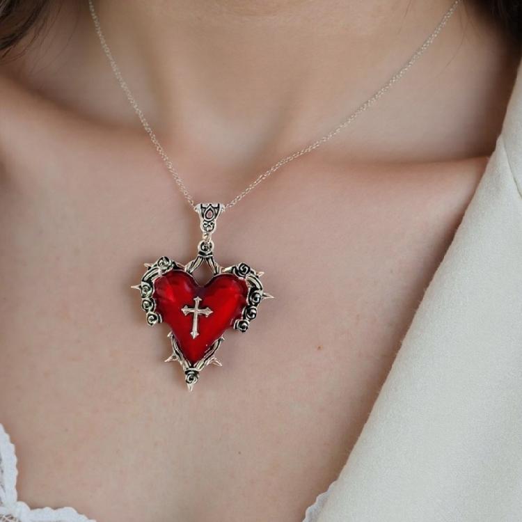 Stylish Gothic Red Heart Necklace Unique Thorn And Red Heart Necklace Charm For Women Seeking Individuality