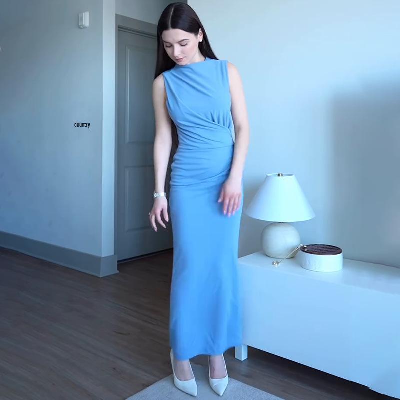 2025 Autumn Bodycon Dress: Solid Color Sleeveless, Round Neck with Slit