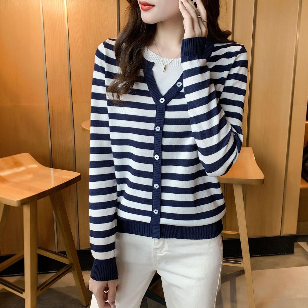Spring and Autumn Women's Fashion Korean Striped Long Sleeve Tops Age Reducing Outerwear Knitwear