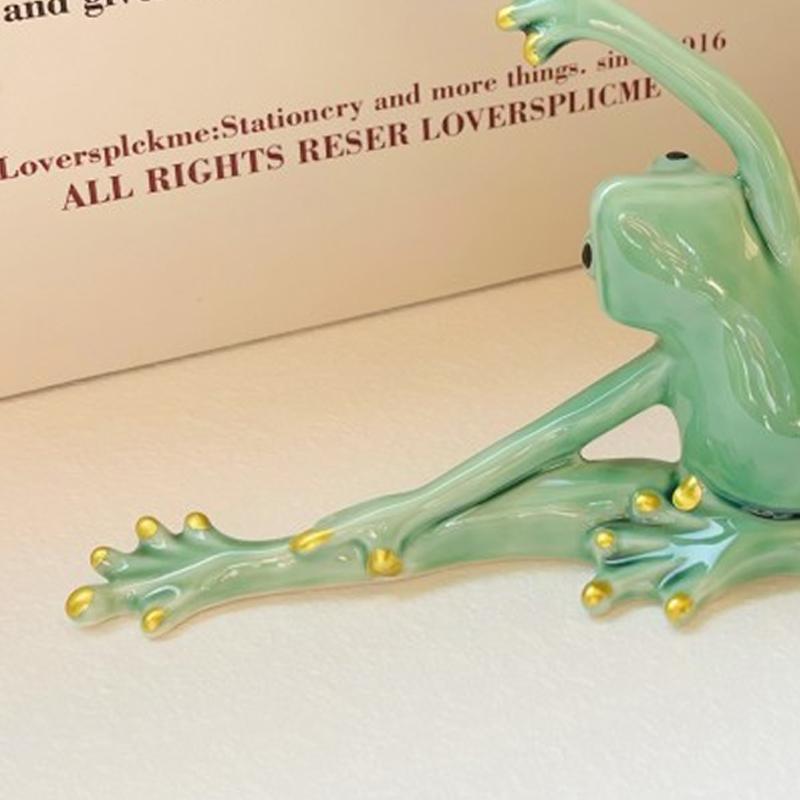 Creative Ceramic Yoga Frog Tea Pet Decorations, Home Accessories Living Room Wine Cabinet Desktop Study Decoration, 1Pc