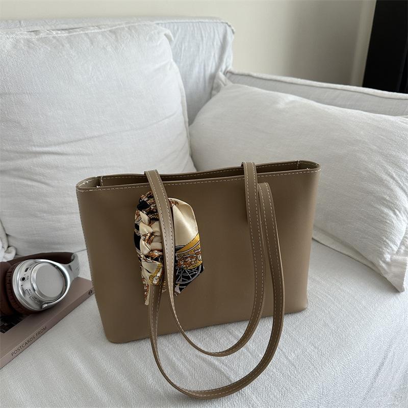 Tote Bag 2025 New Large-capacity Personalized Women's Bag Simple Work Commuter Shoulder Bag European and American Silk Scarf Tote Bag