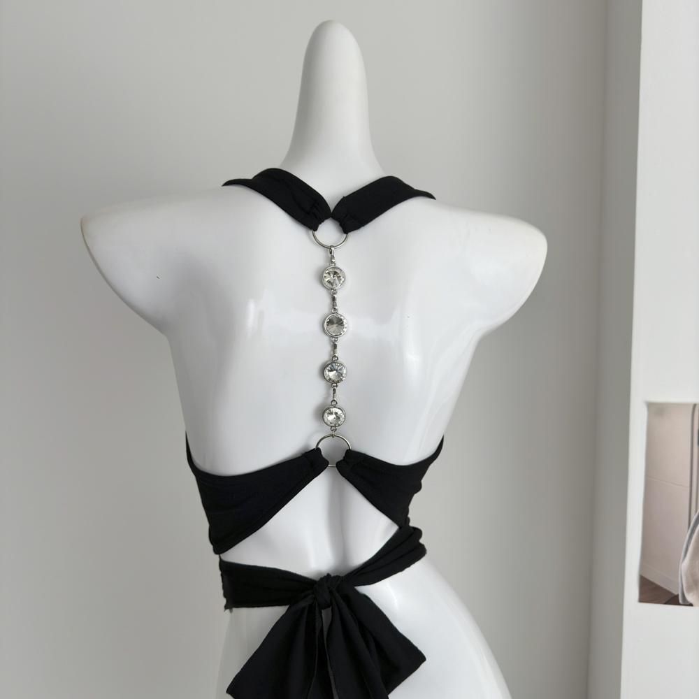 

Chic Backless Halter Cami: Sleeveless, Slim Fit, Pure & Sexy Style Extra Large (suggested for 110-120 jin)