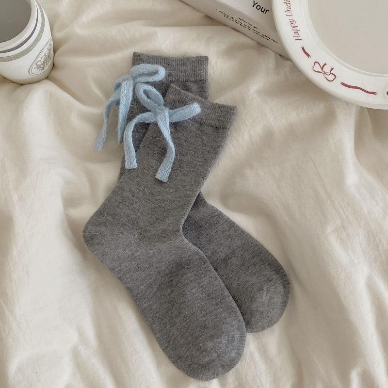 Boneless, Warm, Soft and Fluffy Rabbit Fleece Solid Color Socks for Autumn and Winter. Sweet and Contrasting Color Mid-calf with A Bow At The Back