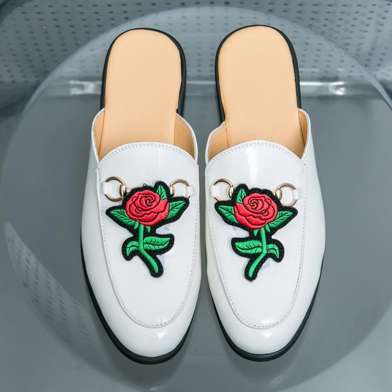 

Модные летние популярные мужские мокасины для дома и отдыха на открытом воздухе, мужские глянцевые тапочки в простом белом британском стиле, удобные 44 белый