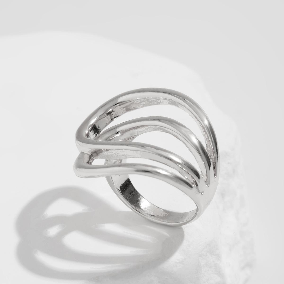 

Geometric Alloy Bracelet Round Fried Dough Twists Smooth Spring Jewelry Set