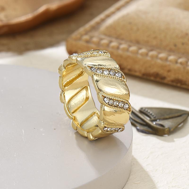 Elegant Two Tone Women Ring Inlaid Shining CZ Fashion Party Accessories Noble Wedding Engagement Versatile Lady Elegant Jewelry