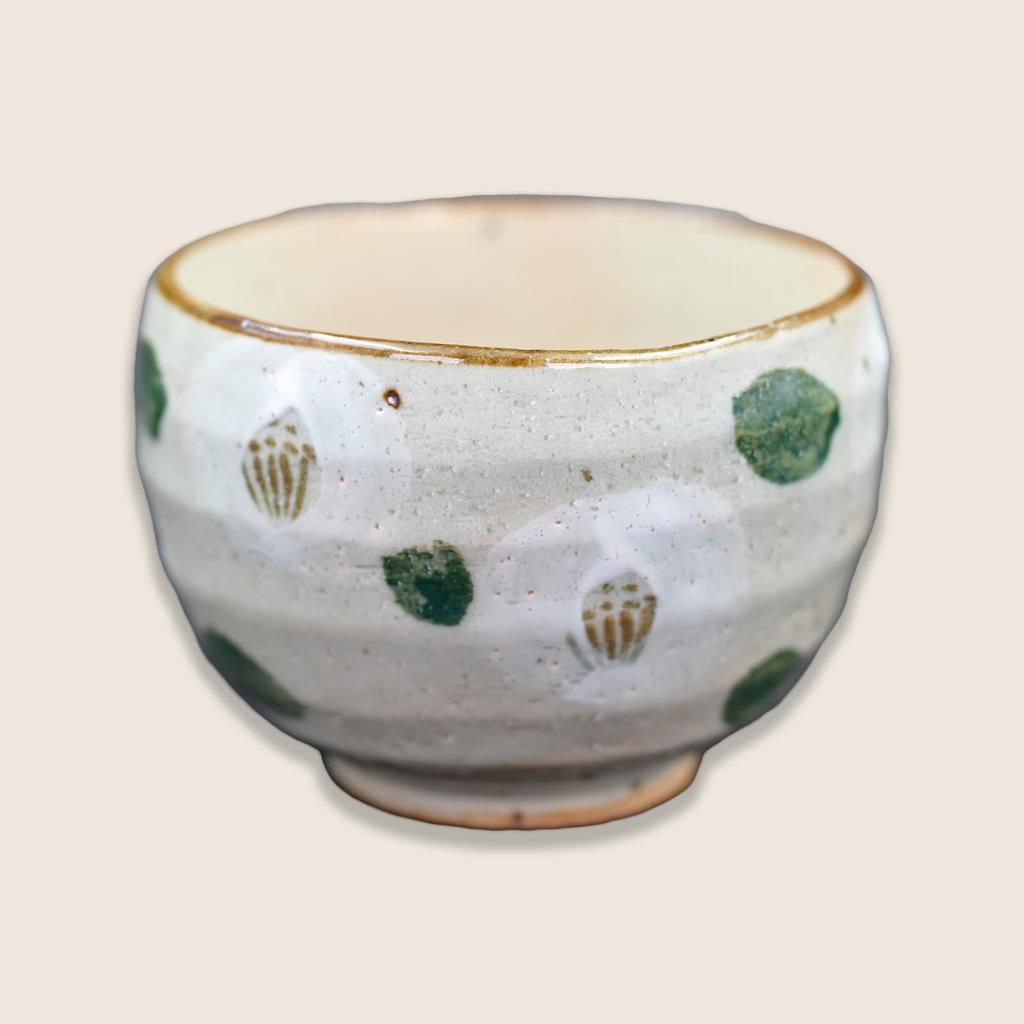 Mino ware matcha approximately diameter x 7cm 250ml microwave and dishwasher includes tea whisk and tea ceremony utensil spacious white camellia made