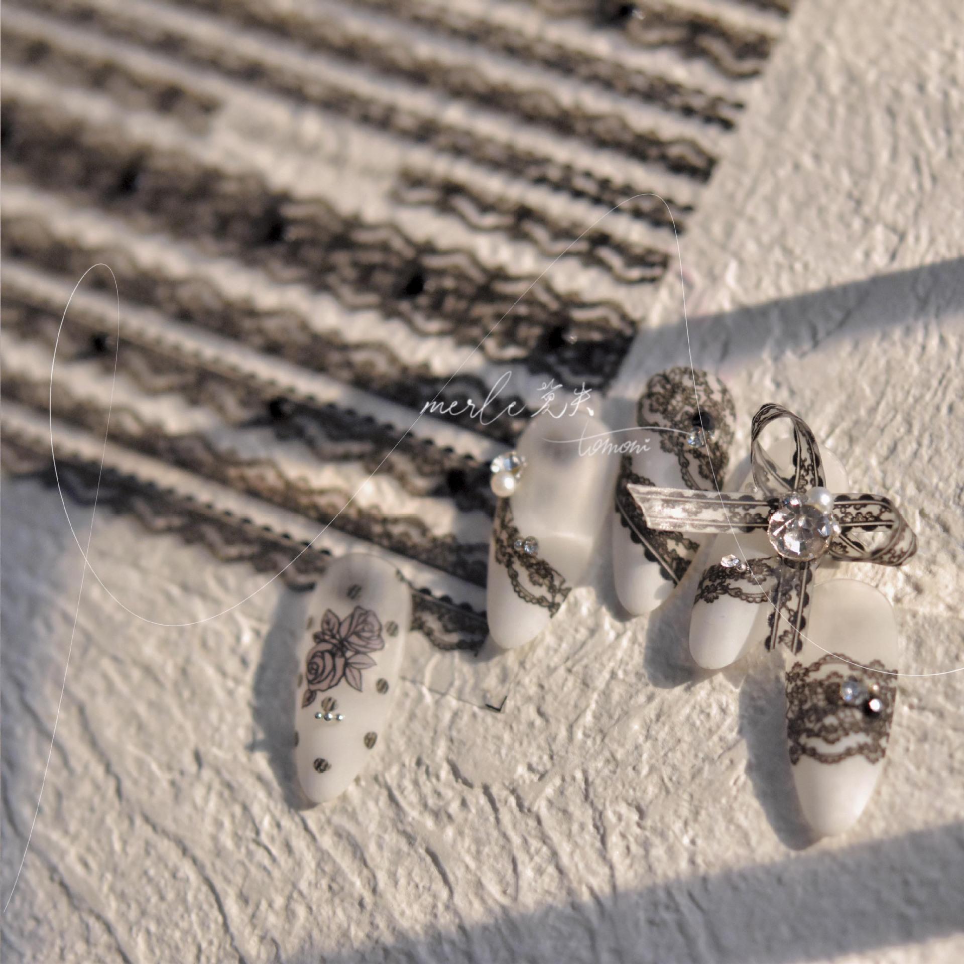 Кристально-кружевная полосатая наклейка для дизайна ногтей своими руками креативная — фото 3