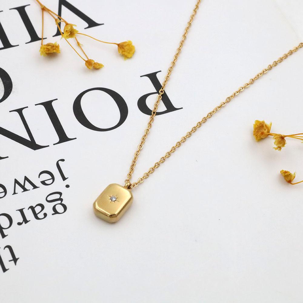 Light Luxury Collarbone Chain Versatile Gold Brick Square Brand With Diamond Star Pendant Necklace Commuter Girls Jewelry