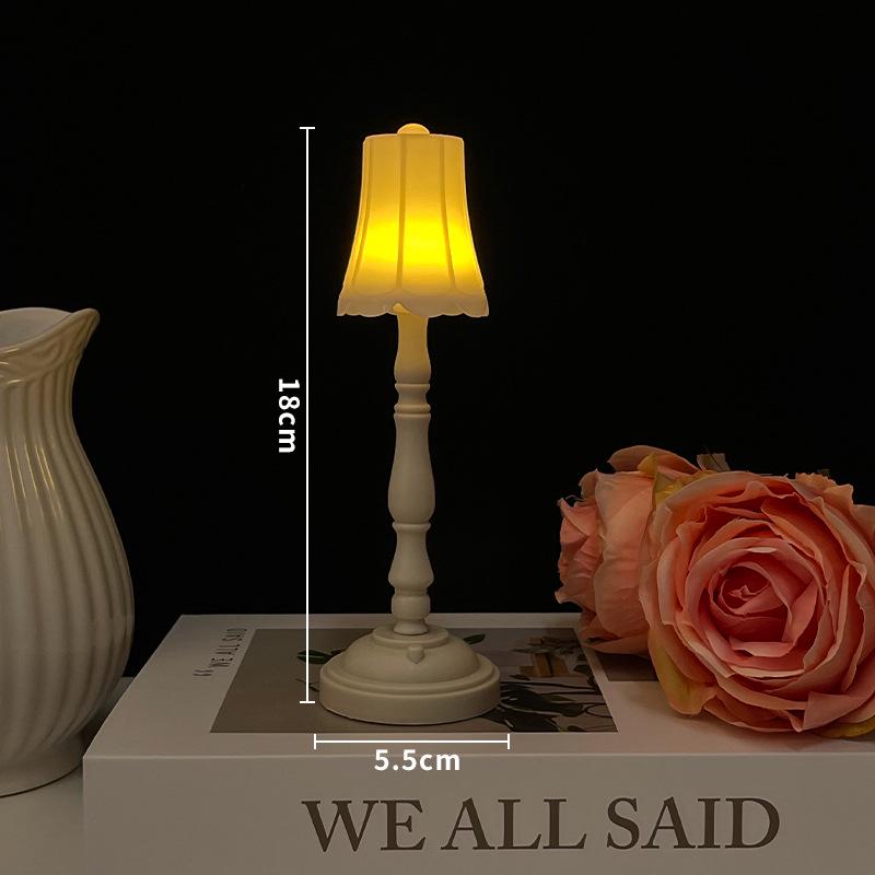 

Європейська ретро світлодіодна настільна лампа-свічка - Декоративне приліжкове світло Individual Color Box