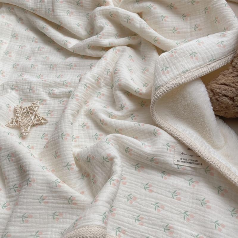 Couverture en Coton Imprimé Réversible Bord Crochet Fleur Couverture Polyvalente Double Épaisseur Chaude pour Bébés & Adultes