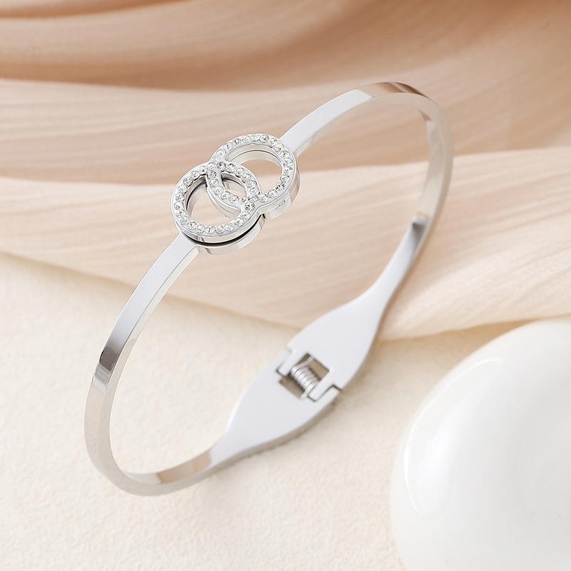 Bracelet en Acier Titane avec Strass Creux Style Européen Américain - Accessoires en Acier Inoxydable Inaltérables