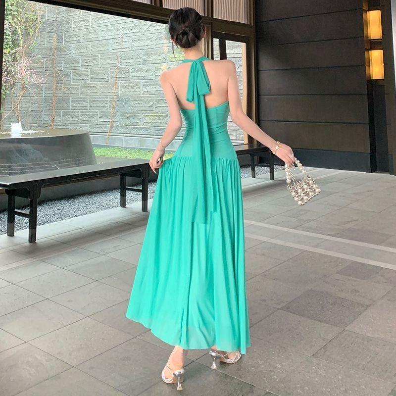 French neck close waist and thin V-neck seaside vacation dress, sexy pure desire style long high-end waist pinch skirt