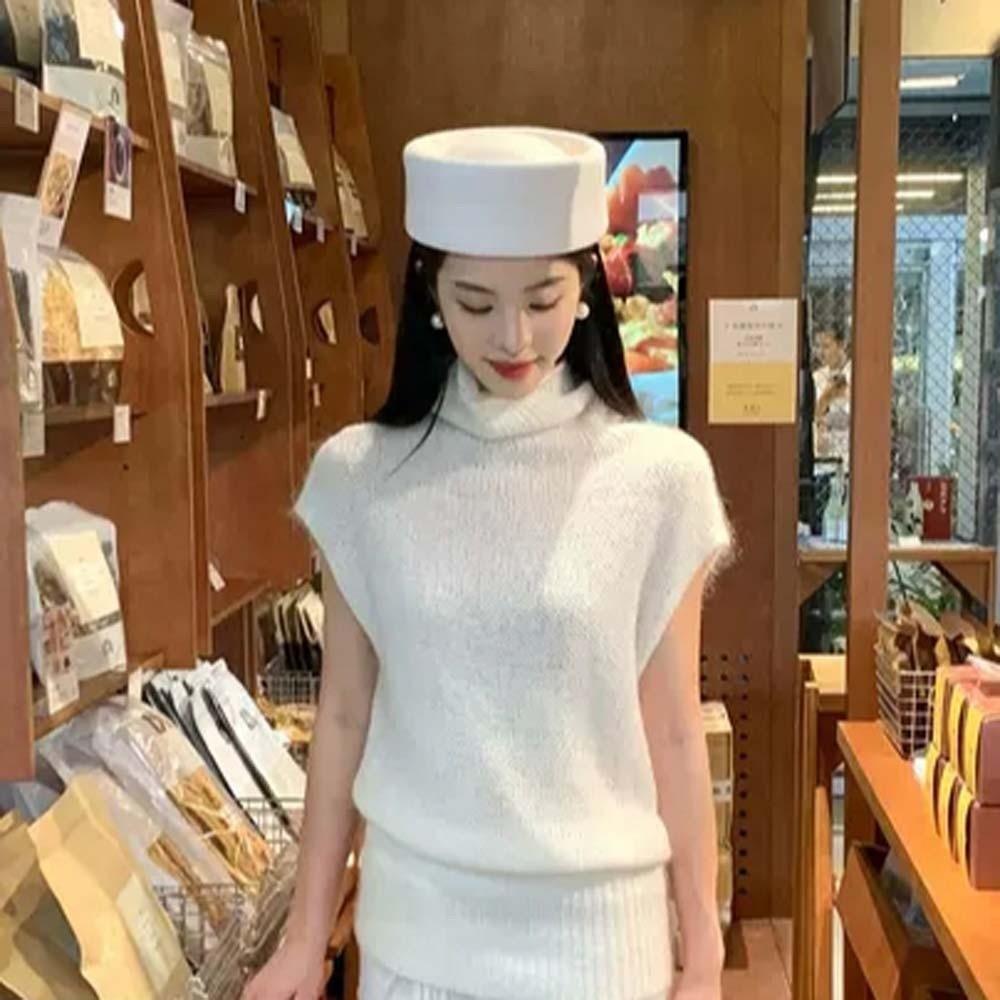 Klobouk typu pillbox ve francouzském stylu s vintage vzhledem, formální klobouk, uniforma, klobouk letušky, vlněný cylindr, ples