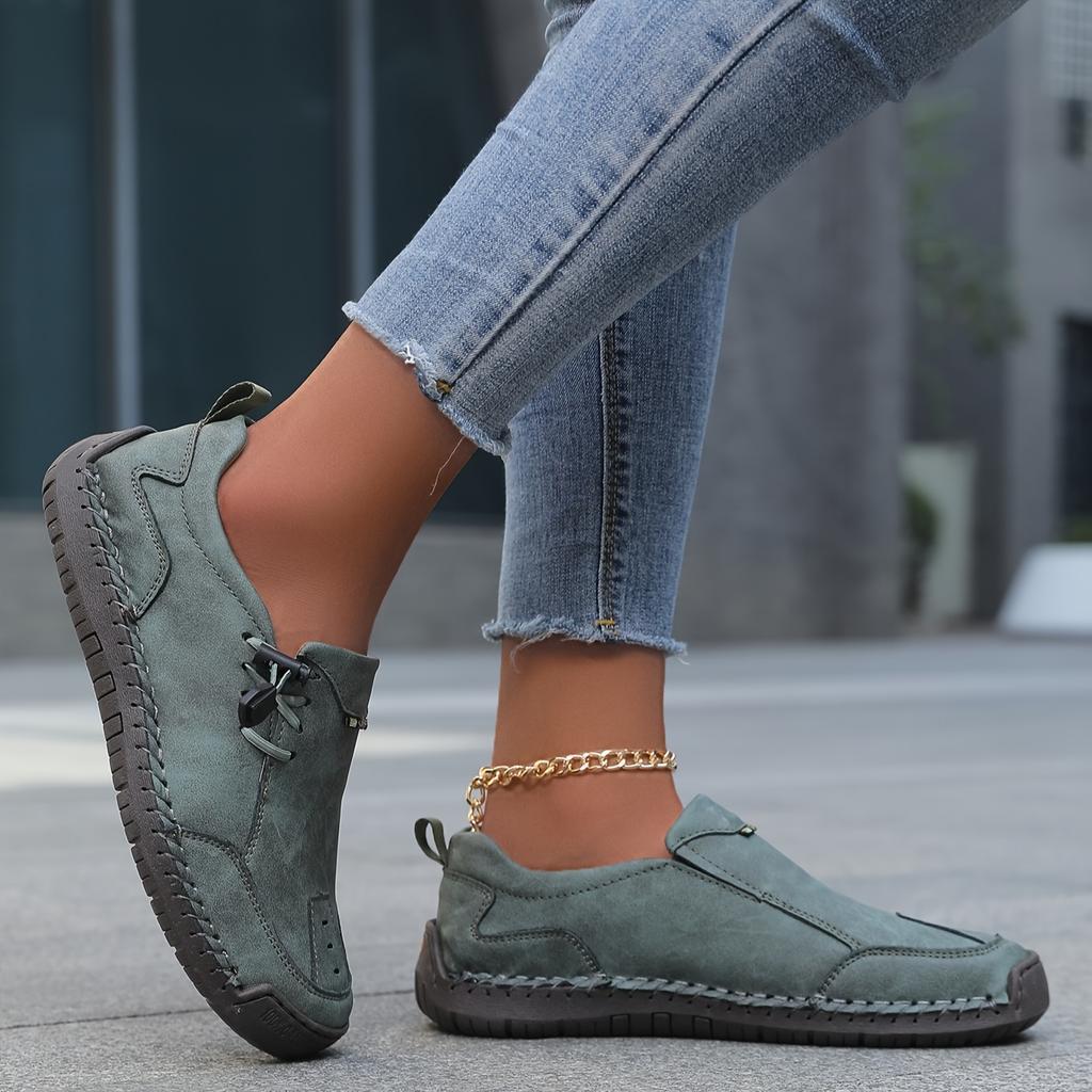 Women's Slip-On Loafers - Vintage British Style Hand-Stitched Synthetic Cover Shoes with Rubber Sole, Breathable Fabric Lining & Decorative Tassel