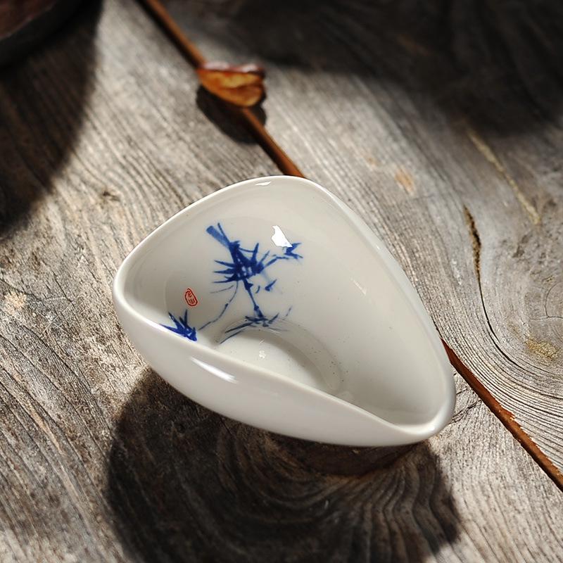 White and Blue Porcelain Tea Scoop - Gongfu Tea Ceremony Accessory