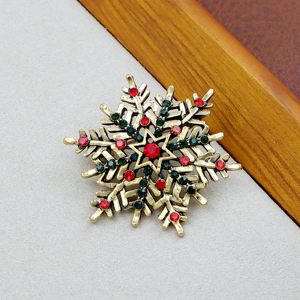 New Rhinestone Christmas Snowflake Brooch Unisex Fashion Pin Winter Festivel Jewelry Vintage Accessories Good Gift