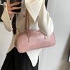 Niche retro small bag women's 2 new autumn and winter commuter underarm baguette bag fashionable texture shoulder bag