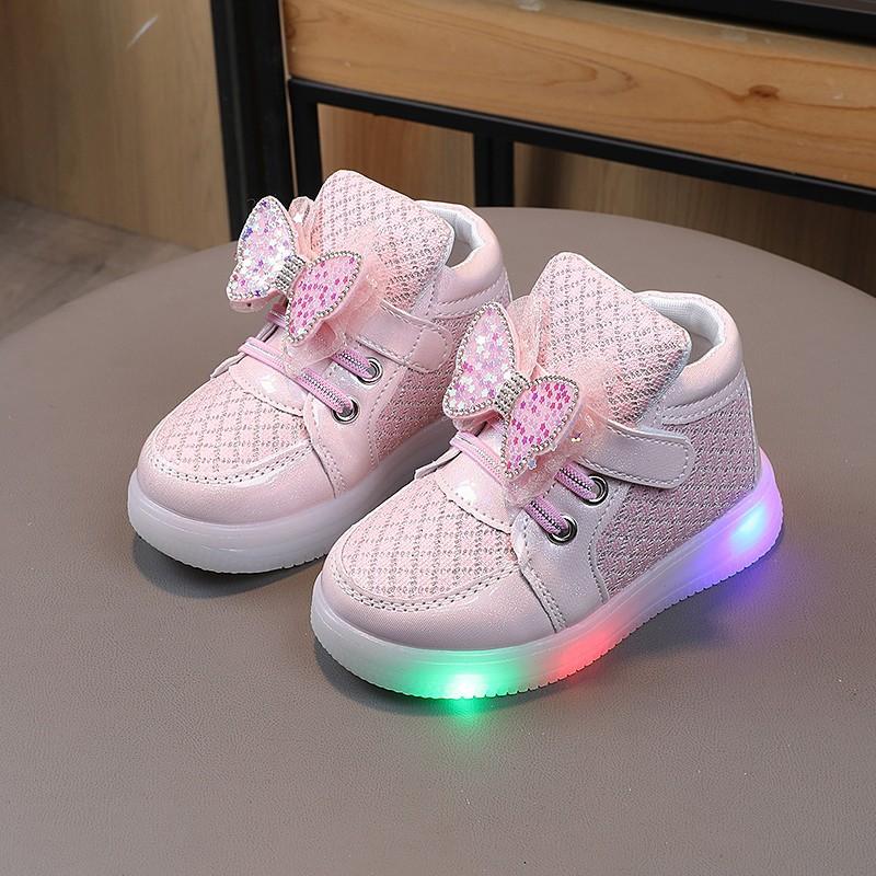 Fashion Girls Shoes Spring New Kids LED Light Shoe Soft Soled Lightweight Girl Casual Shoes Anti Slip Child Sports Shoes